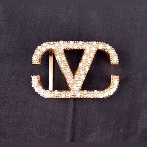 "V" GOLD RHINESTONE BELT BUCKLE🌞🌞🌞